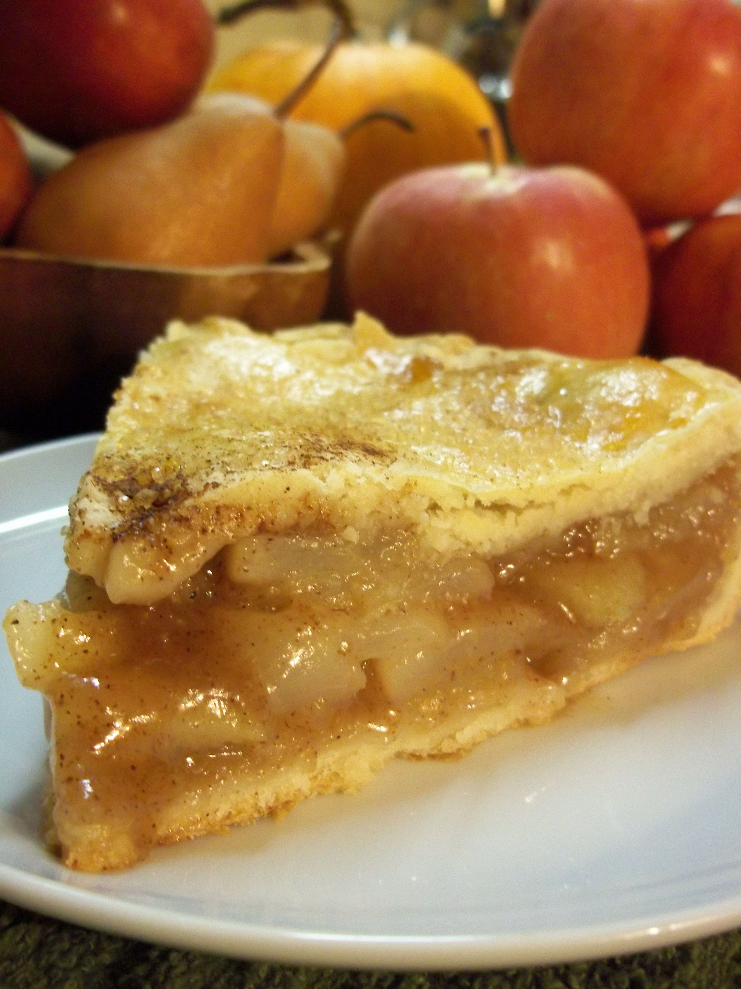 Заварной яблочный пирог. Яблочный пирог. Пай яблочный пирог. Пироги с яблоками в духовке. Шарлотка заварная с яблоками.